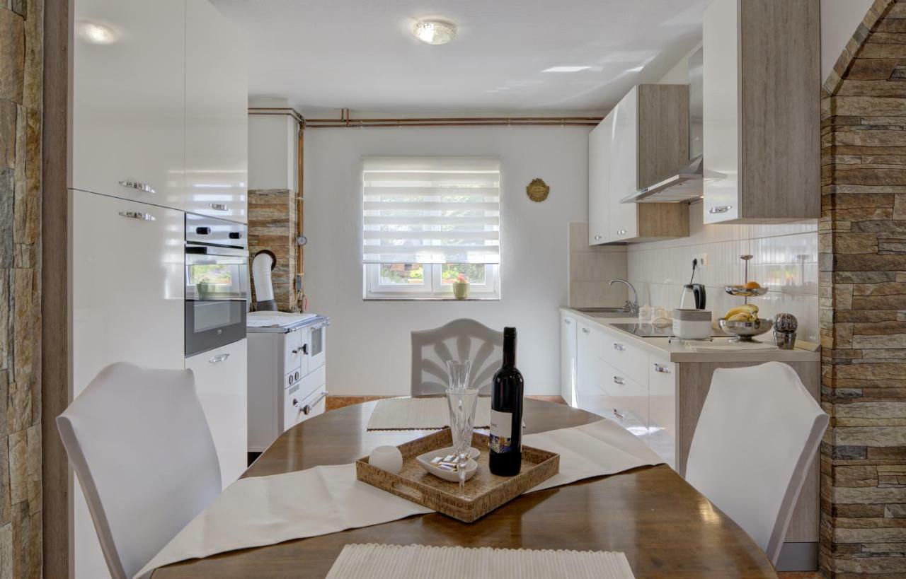 Apartment Senia Zengg Kültér fotó