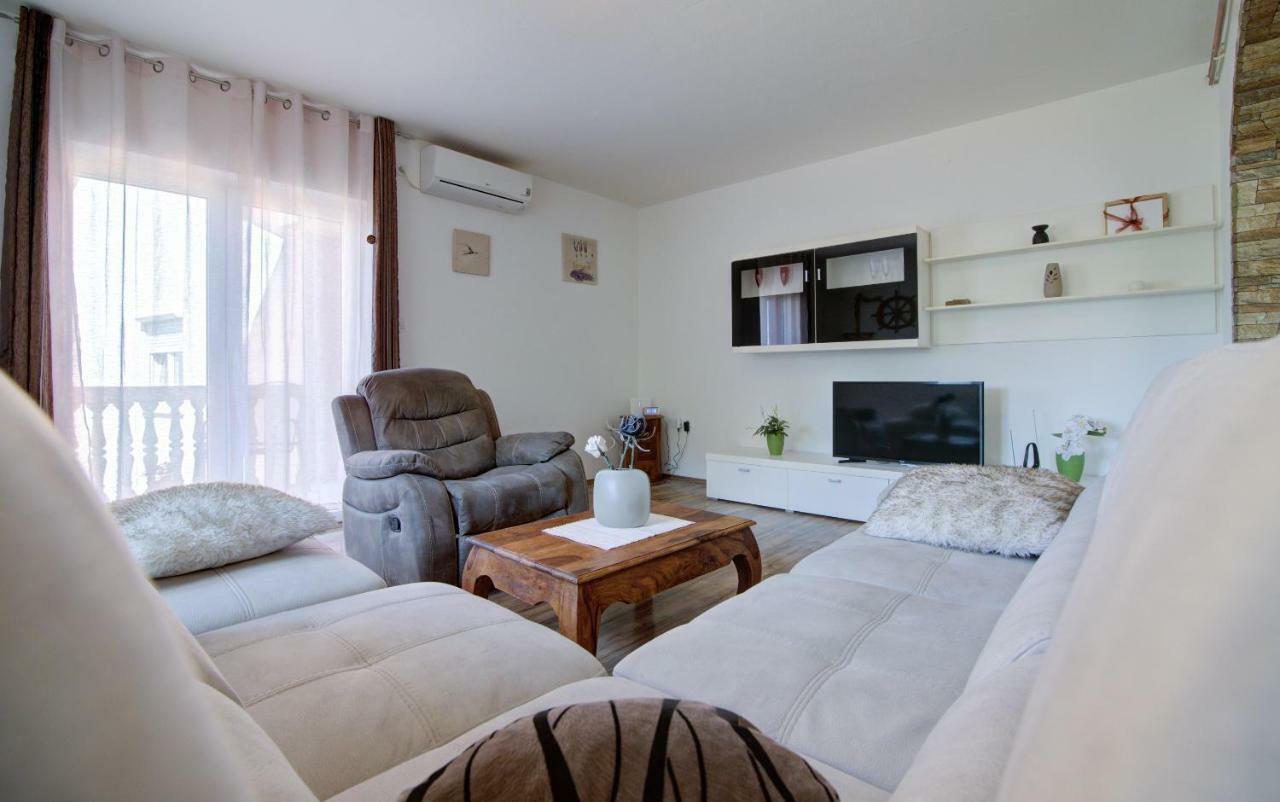 Apartment Senia Zengg Kültér fotó