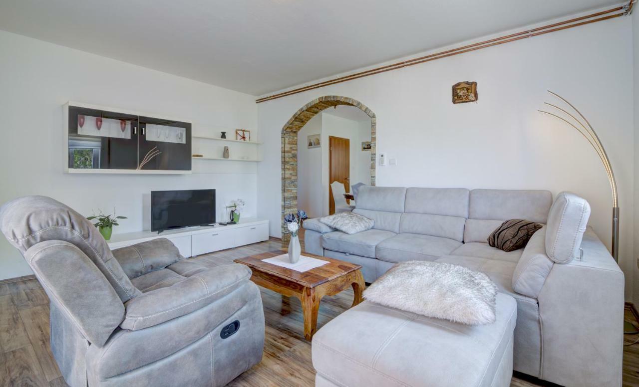 Apartment Senia Zengg Kültér fotó